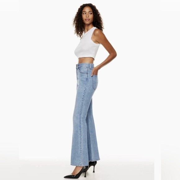 Denim Forum The Marlene 60s High Rise Flare
Jeans Aritzia Size 29 - Picture 3 of 16